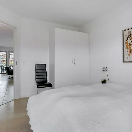 Apartment Allyson - 450m From The Sea By Interhome